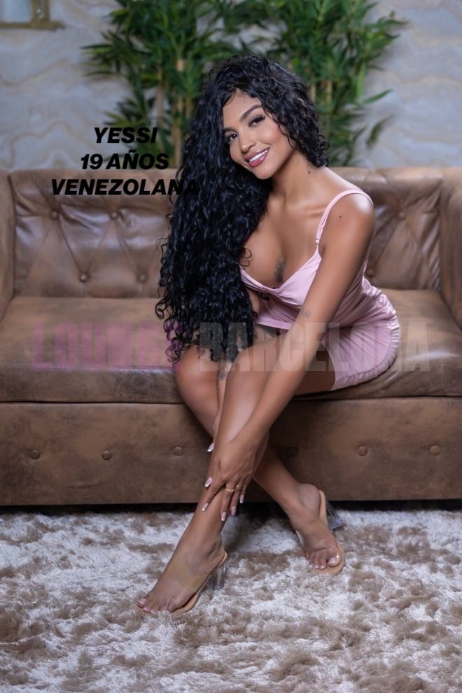 YESSI Venezolana divina, sonrisa que hipnoti