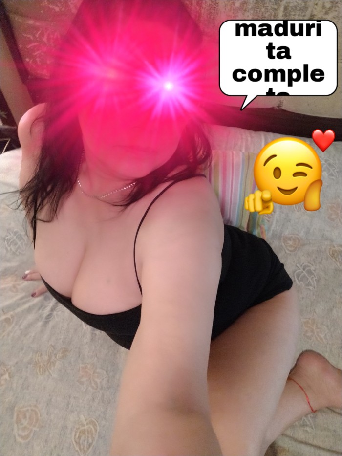 Morenaza con curvitas trato de novios discreta
