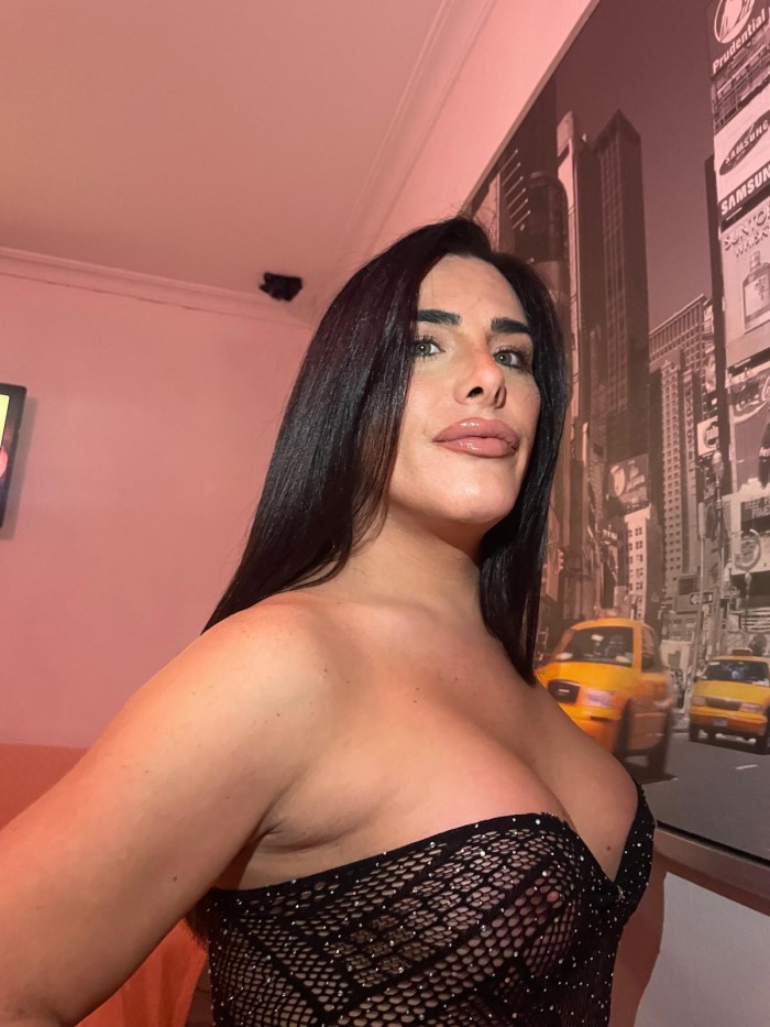 Trans. En casita. Guapa. Y. Fiestera