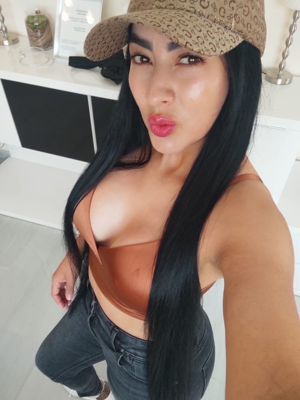 Soy Shantal,una chica hermosa que espera conocerte