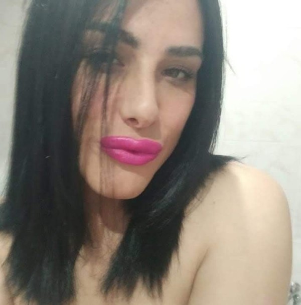 Eran chiquitite juguetona activa y pasiva