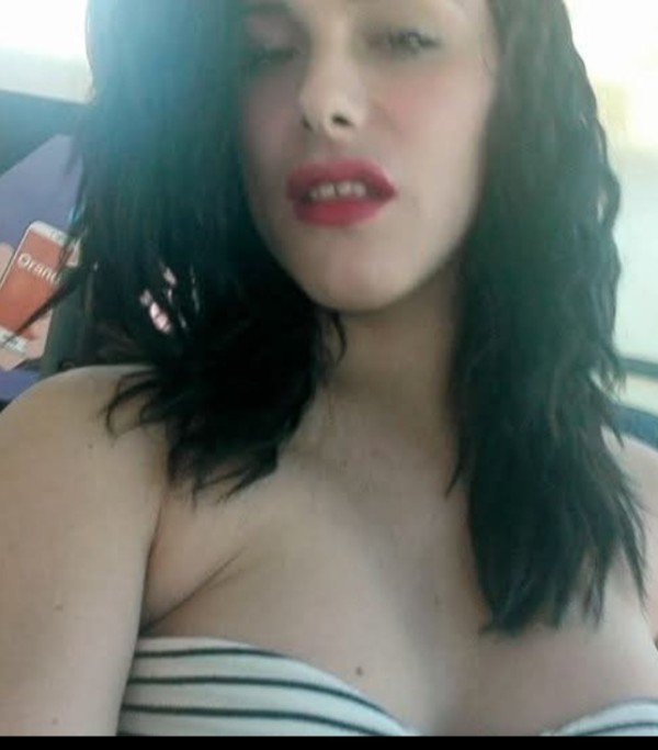 Eran chiquitite juguetona activa y pasiva