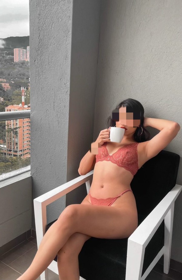 TRATO CERCANO JOVENCITA MUY ACTIVA Y FIESTERA.