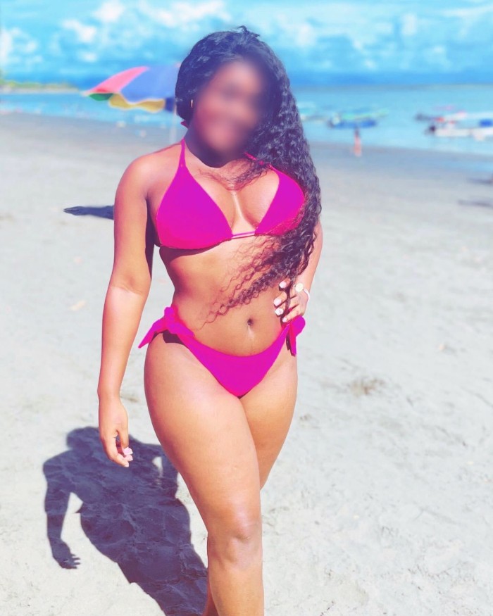 Espectacular morenita colombiana en Alzira