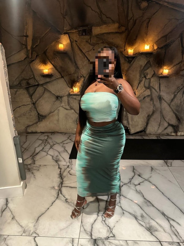 Espectacular morenita colombiana en Alzira