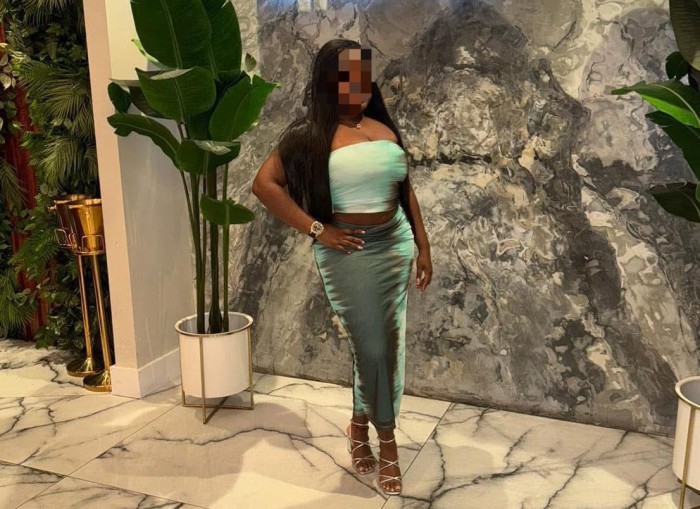 Espectacular morenita colombiana en Alzira