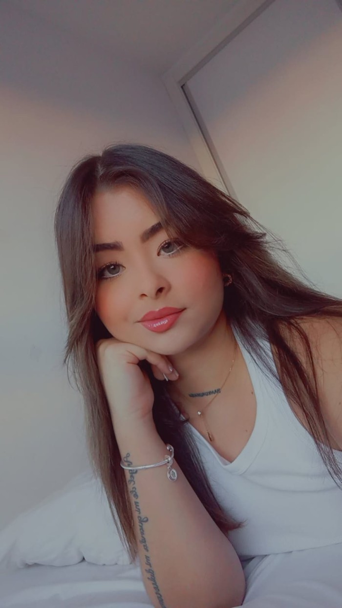Rubia guapa cachonda