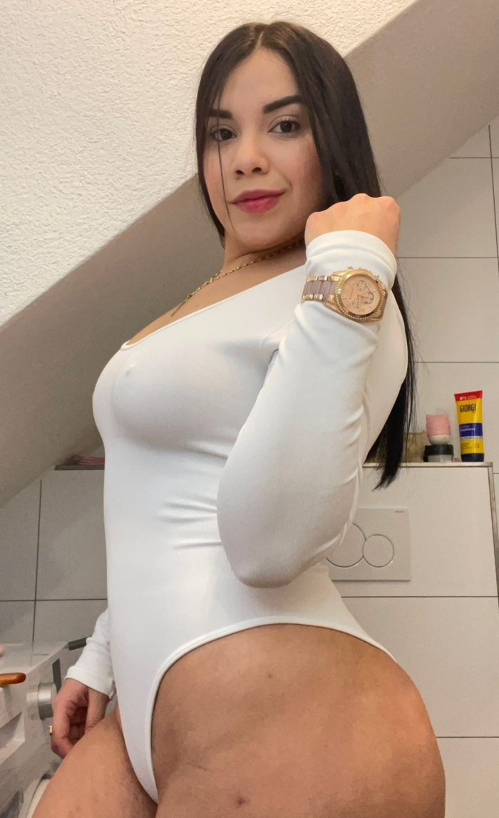MIAMI PLAYA – ACOMPAÑANTE COLOMBIANA DE LUJO ARDIE