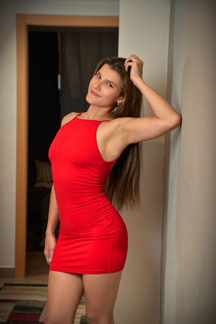 PRECIOSA DIABLILLA SOY MUY CURIOSA EN BENIDORM VIP