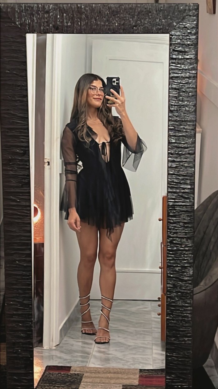 PRECIOSA DIABLILLA SOY MUY CURIOSA EN BENIDORM VIP