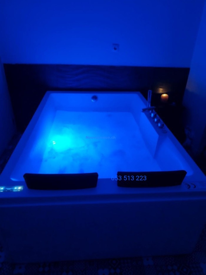 Aquamasaje en Jacuzzi Barcelona Masaje en agua