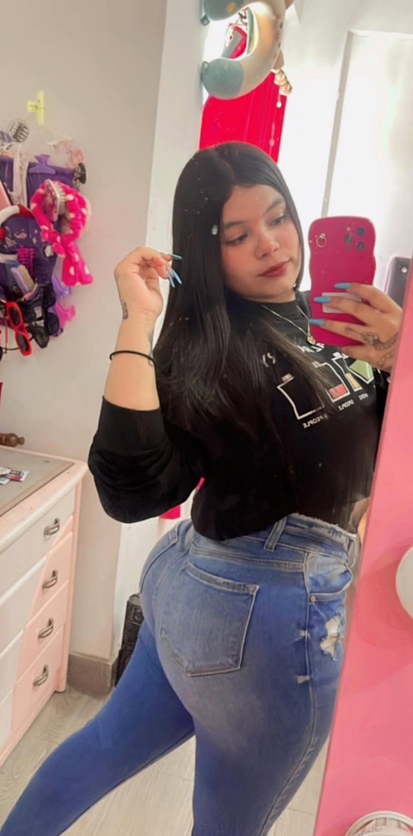 QUIERO QUE TE COMAS MI COÑITO