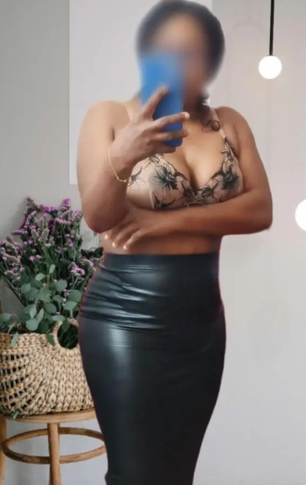 Aburridas en casa….!!! Nos vemos y lo pasamos bien en tu casa?