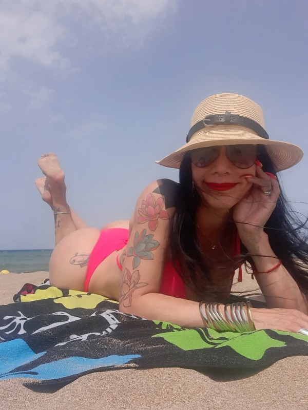 Hermosa morocha trans experta en Principiantes