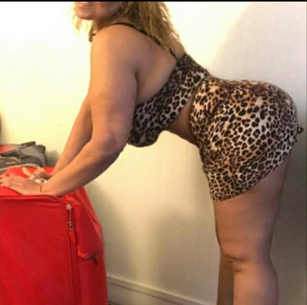 ATENCION vigo Tremenda jamona Carmen madurita pechugona viene conocerme