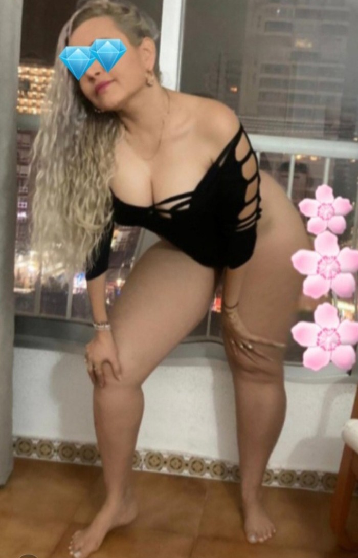 TANIA LA REINA DE LA MAMADA…