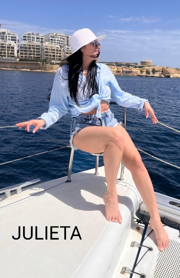 SOLO? DESEANDO BUENISIMA COMPAÑIA!