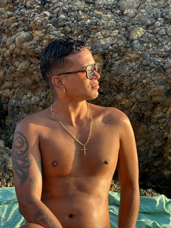 Escort ¡¡¡fotos reales!!! tiene educado y agradable para momentos inolvidab