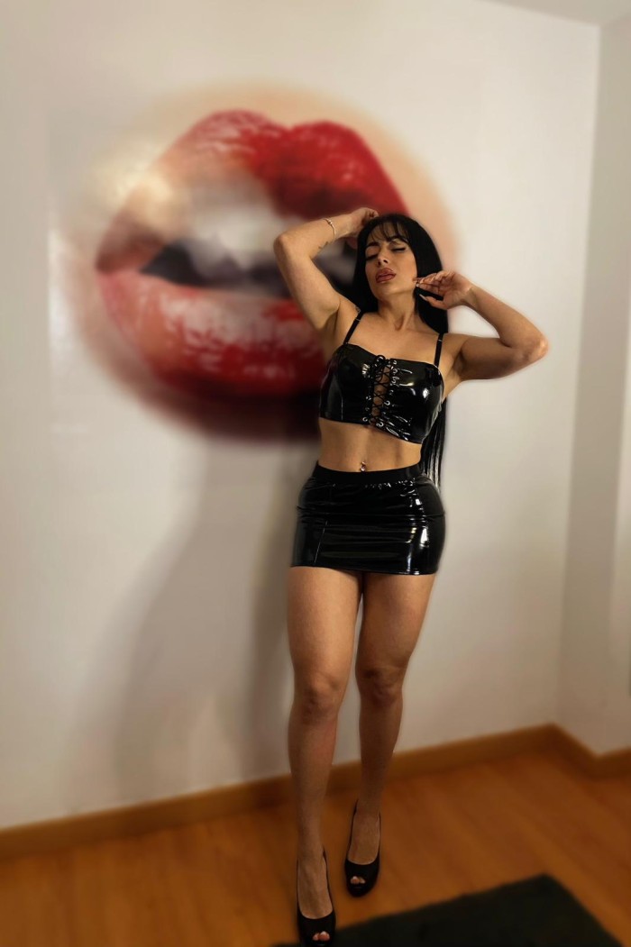 sensual y preciosa joven con ganas de verte