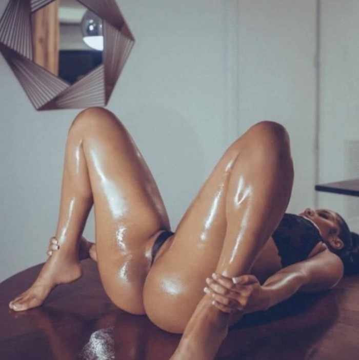 Comeme el coño que lo tengo bien rico y caliente