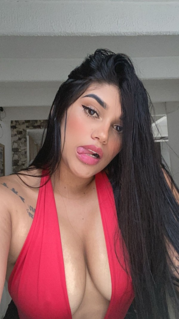 Estoy abierta y mojada solo para ti