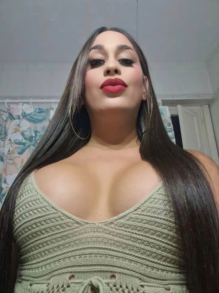 Hola chicos estoy dispuesta a todo solo tu dime