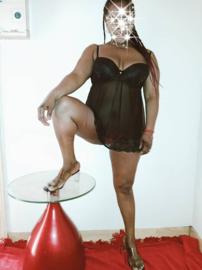 CRISTAL, MORENA DE FUEGO NALGONA Y FIESTERA