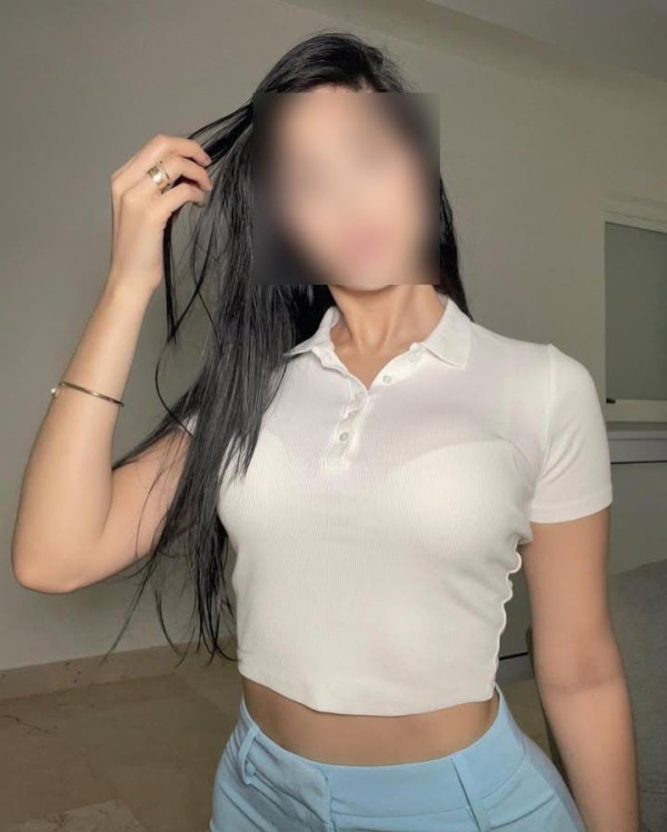 Chica de belleza natural sin intervenciones quirúrgicas Fotos caseras