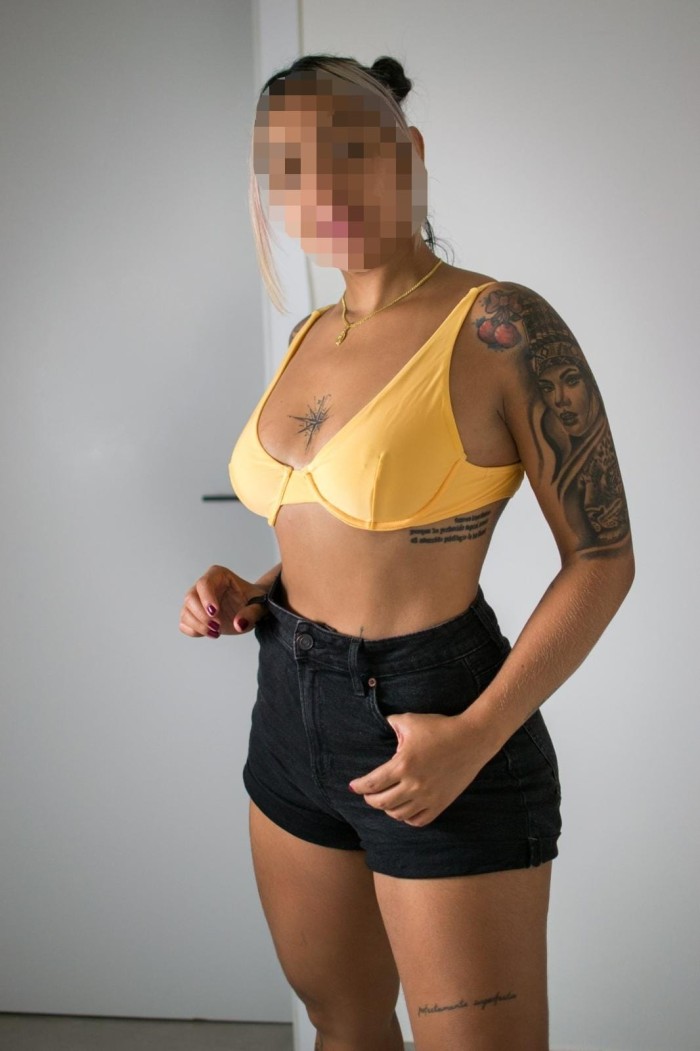 RIQUISIMA LATINA LOCA POR EL SEXO