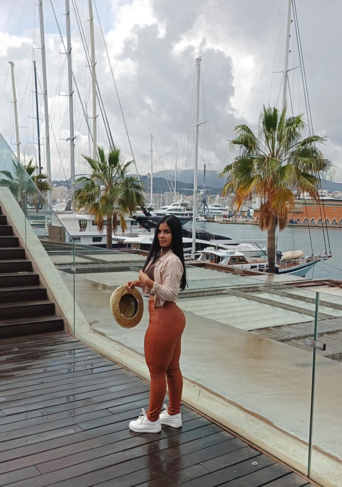 EXOTICA LATINA FIESTERA SALIDAS 24H