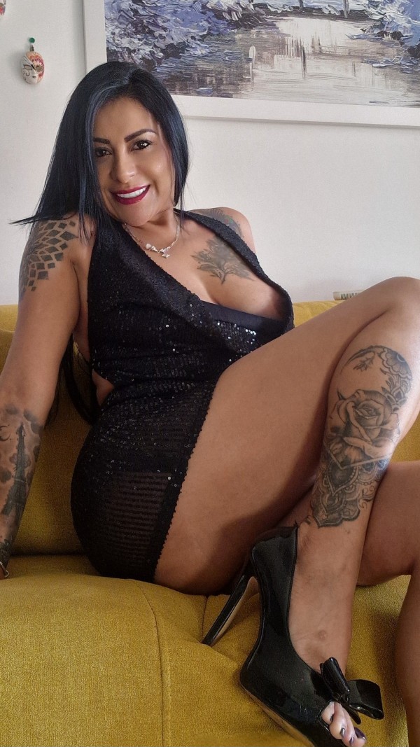 Antonella!! Cuerpo de guitarra colombiana