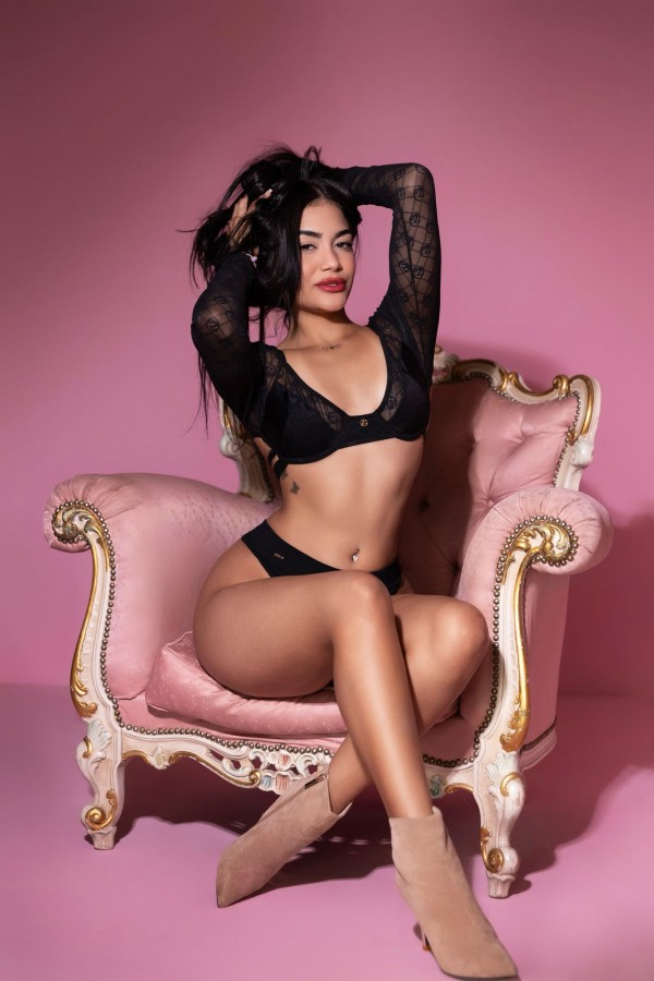 Mia – Venezolana Acompañante de Lujo en Ibiza