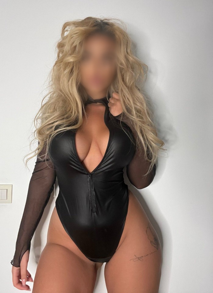 LA REINA DE LA FIESTA FRANCÉS NATURAL SALIDAS