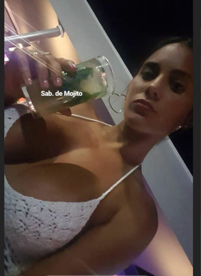 Independiente pechugona delgadita cuerpazo pechugo