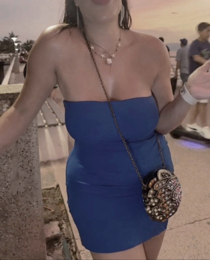 MADURA ELEGANTE MASAJISTA EN PARÓ DESPLAZÓ