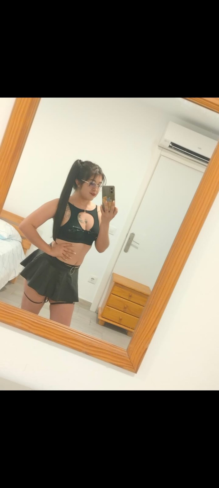 Latina Con Cuerpo Natural
