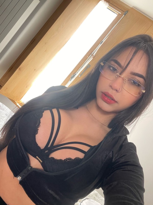 Perla – Colombiana Acompañante de Lujo en Ibiza