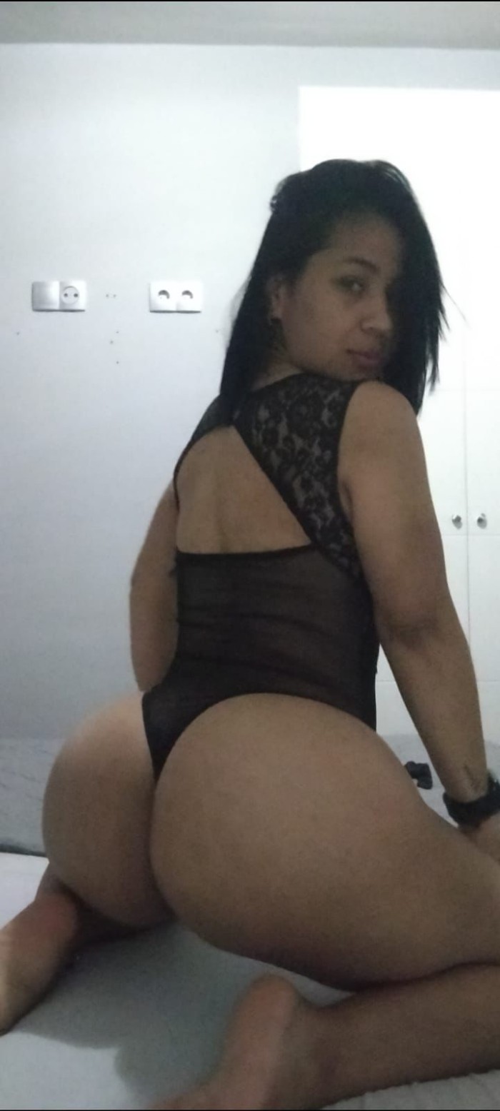 Culona rica con ganas de polla (torrasa)