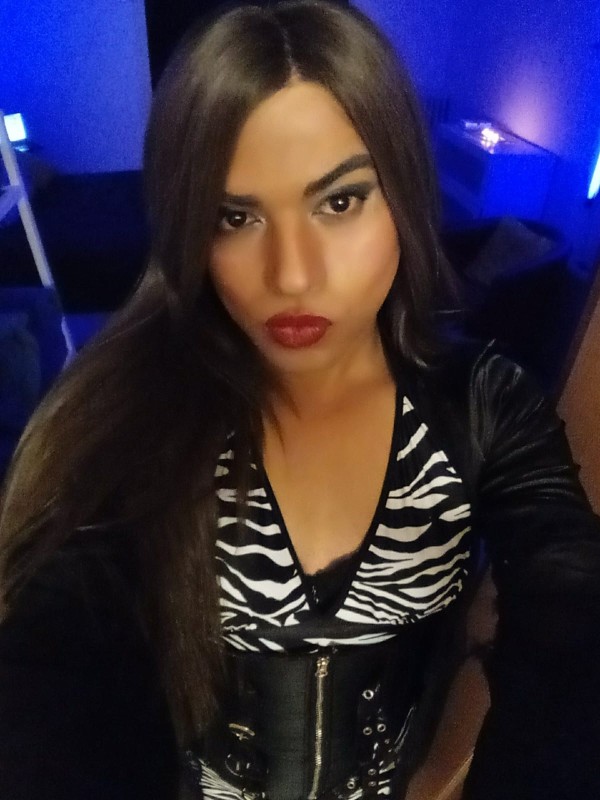 TRANS CAMILA, JOVEN MASAJISTA 20CMS. UNA EXPERIENCIA ÚNICA. EN MADRID