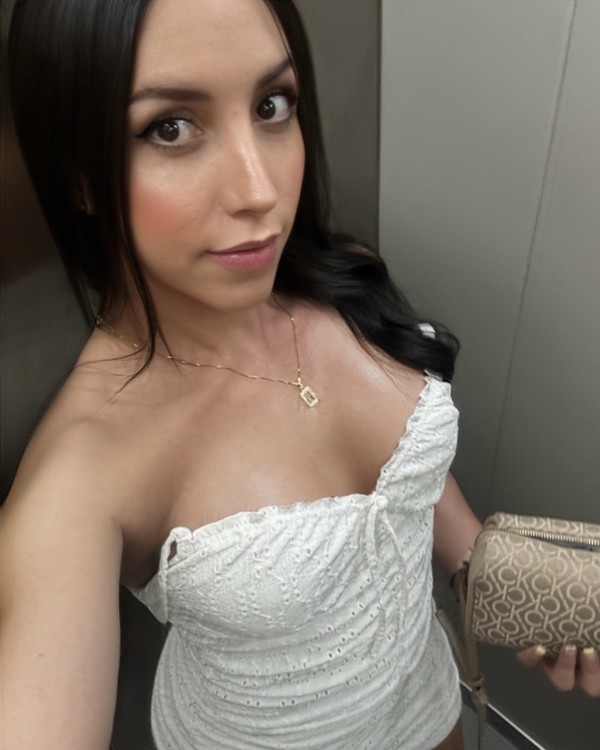 JOVENCITA TRANS  MUY FEMENINA Y NOVEDOSA