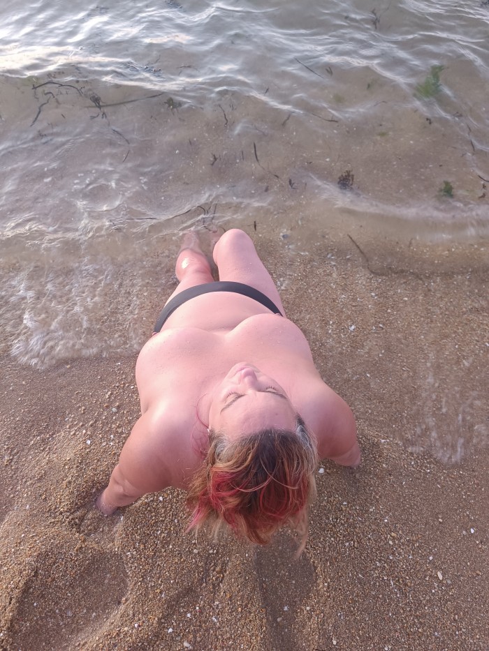 EN VILAGARCÍA, madurita, con muy buenas curvas