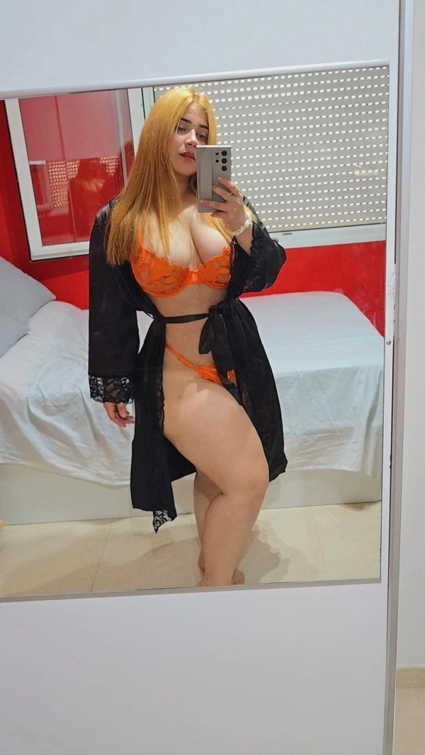 Soy coral me gusta la fiesta y mis fotos son reale