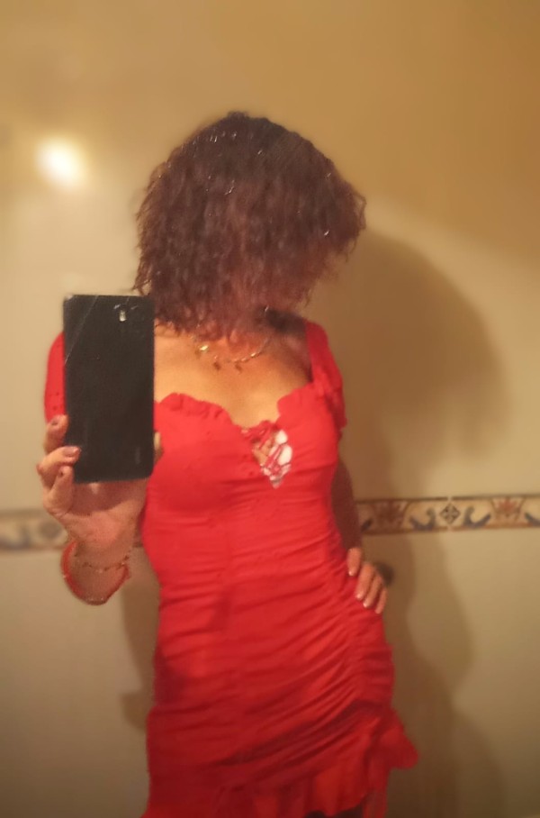 Española madurita piso particular 24 h climatizado