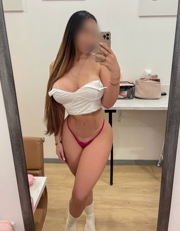 NUEVA RIQUÍSIMA LATINA CURVAS DE LUJO PARA PLACER MÁXIMO PISO PRIVADO PARTI