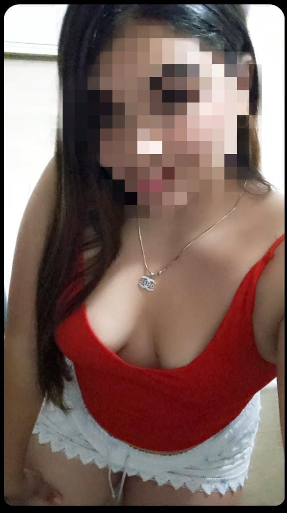 CHICA LATINA CARIÑOSA Y JUGOSA