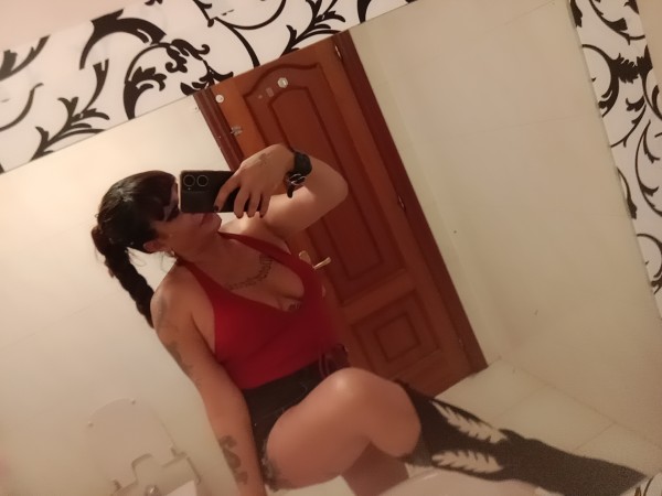 Soy dulce, cariñosa y súper complaciente en la cama. Hago el mejor francés