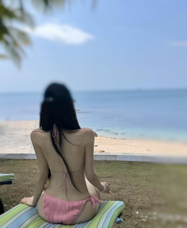 22 años BRUNETTE elegante y soicada GUAPÍSIMA