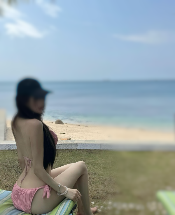 22 años BRUNETTE elegante y soicada GUAPÍSIMA