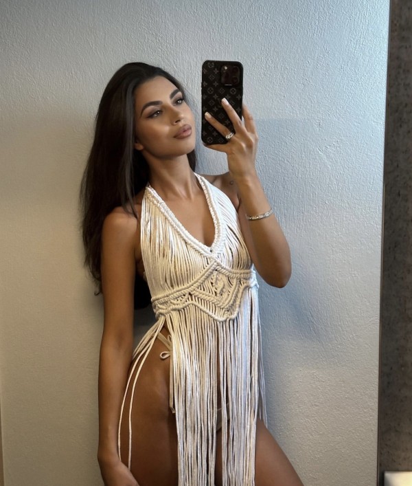 Chica joven salidas 24 horas