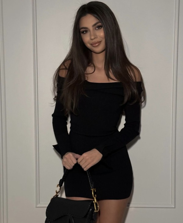 Chica joven salidas 24 horas